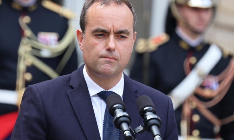 Новият премиер на Франция неочаквано подаде оставка
